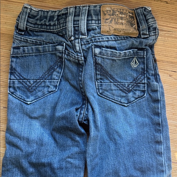 Volcom outfit - Picture 4 of 6